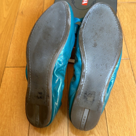 Prada authentic patent flats. - Picture 5 of 7